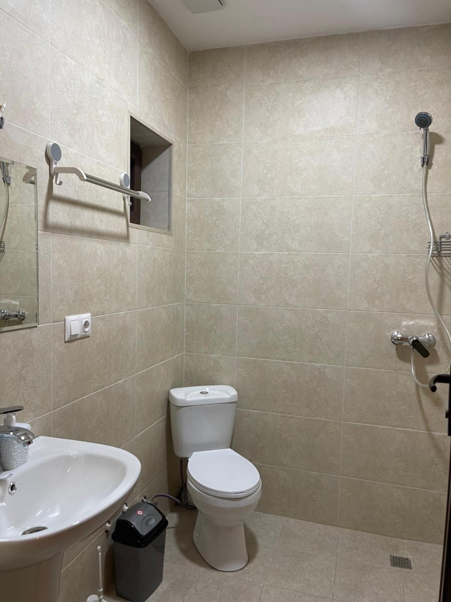 Myfamily Hotell Tbilisi Eksteriør bilde