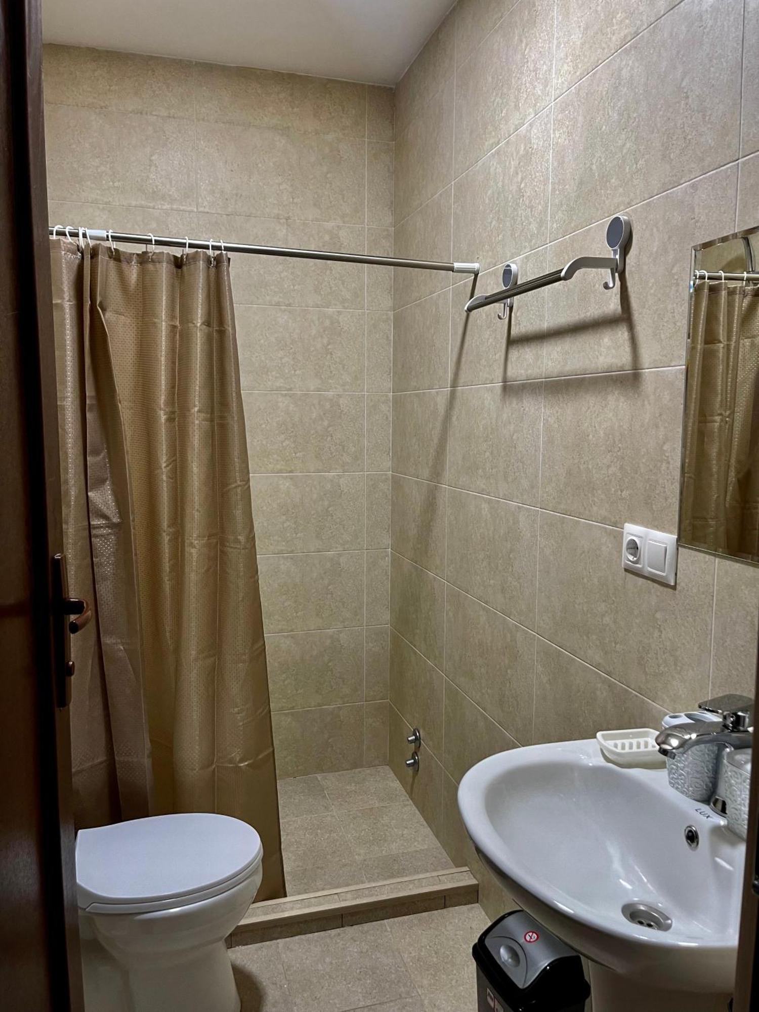 Myfamily Hotell Tbilisi Rom bilde